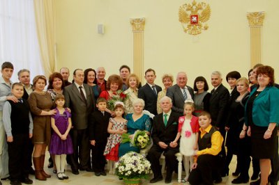 30 января 2014 года во Дворце торжеств, отпраздновали свой изумрудный юбилей, супруги Копаневы Виктор Павлович и Мина Викторовна.