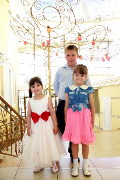 5-го августа во Дворце торжеств праздновали свой золотой юбилей,супруги Вольф Виктор Викторович и Любовь Васильевна!