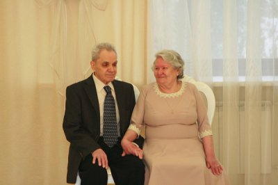 25 декабря во Дворце торжеств праздновали свой золотой юбилей супруги Костаревы, Валентин Васильевич и Надежда Павловна