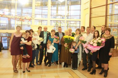 27 декабря во Дворце торжеств отметили свой золотой юбилей супруги Депешко, Константин Георгиевич и Нина Федоровна