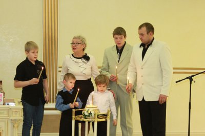 27 декабря во Дворце торжеств отметили свой золотой юбилей супруги Депешко, Константин Георгиевич и Нина Федоровна