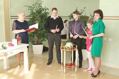 21 марта 2015 года во Дворце торжеств отпраздновали свой рубиновый юбилей супруги Швейкины, Павел Николаевич и Наталья Николаевна.