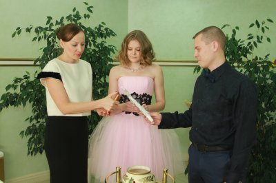 10 июля 2015 года во Дворце торжеств отпраздновали свой серебряный юбилей супруги Бобенко, Александр Борисович и Жанна Анатольевна