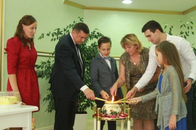 22 августа 2015 года во Дворце торжеств отпраздновали свой золотой юбилей супруги Агаревы, Валентин Николаевич и  Людмила Александровна