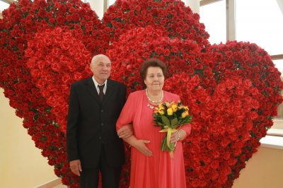 22 августа 2015 года во Дворце торжеств отпраздновали свой золотой юбилей супруги Агаревы, Валентин Николаевич и  Людмила Александровна