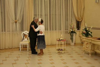 20 ноября 2015 года во Дворце торжеств отпраздновали свой золотой юбилей супруги Лочкаревы, Геннадий Анатольевич и  и  Нина Павловна