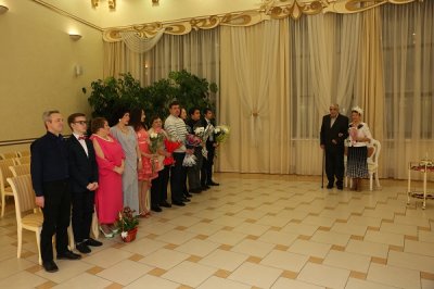 20 ноября 2015 года во Дворце торжеств отпраздновали свой золотой юбилей супруги Лочкаревы, Геннадий Анатольевич и  и  Нина Павловна