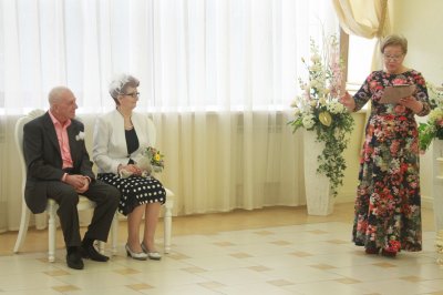10 марта во Дворце торжеств отпраздновали свой золотой юбилей супруги Минуховы  Юрий Михайлович и Вера Николаевна