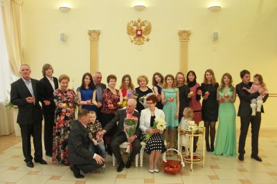 10 марта во Дворце торжеств отпраздновали свой золотой юбилей супруги Минуховы  Юрий Михайлович и Вера Николаевна