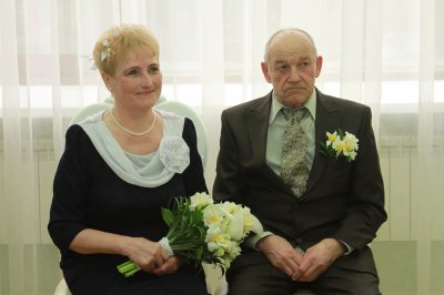 16 апреля 2016 года во Дворце торжеств отпраздновали свой золотой юбилей супруги Грачевы Иувеналий Владимирович и Валентина Александровна