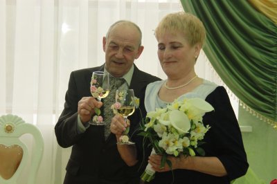 16 апреля 2016 года во Дворце торжеств отпраздновали свой золотой юбилей супруги Грачевы Иувеналий Владимирович и Валентина Александровна