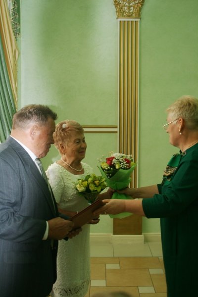 28 мая 2016 года во Дворце торжеств отметили свой изумрудный юбилей супруги Артеевы Борис Иванович и Мария Семеновна