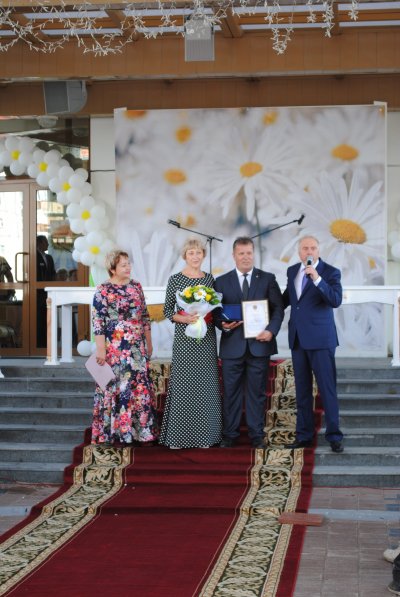 08.07. 2016 года во Дворце торжеств состоялась массовая регистрация браков
