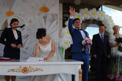 08.07. 2016 года во Дворце торжеств состоялась массовая регистрация браков