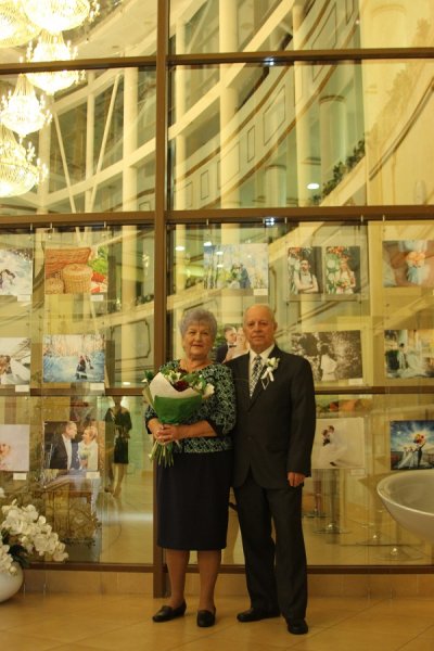 30 декабря 2016 года отпраздновали свой золотой юбилей супруги Кропивницкие Юрий Александрович и Екатерина Васильевна
