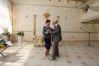 27 мая 2017 года во Дворце торжетв отметили свой бриллиантовый юбилей супруги Тасимовы