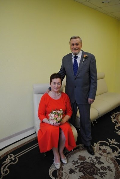 24 июня 2017 года во Дворце торжеств отметили золотой юбилей супруги Слеповы