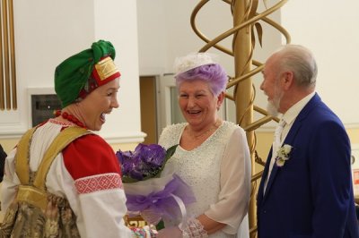 28 апреля во Дворце торжеств отметили золотой юбилей супруги Лежнины