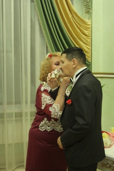 27 октября во Дворце торжеств отметили коралловый юбилей супруги Давыдовы