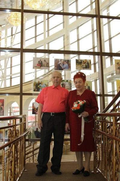 16 апреля во Дворце торжеств отметили золотой юбилей супруги Хлопяк