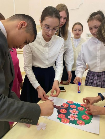 25 мая гимназисты 6 "В" класс посетили квест "Семейные ценности" в МКУ "Дворц торжеств".