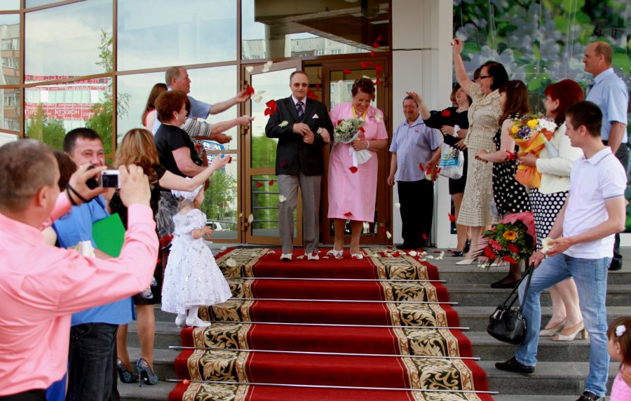 20 июня 2013 года отпраздновали свой юбилей супруги Перченко Юрий Трофимович и Нина Прокоповна