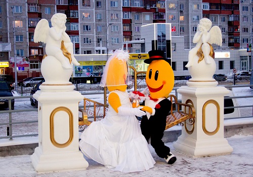 В Сургуте появилась скамья примирения!