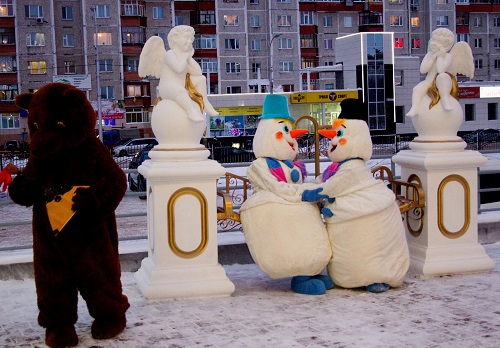 В Сургуте появилась скамья примирения!