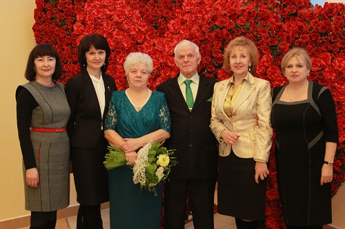 30 января 2014 года во Дворце торжеств, отпраздновали свой изумрудный юбилей, супруги Копаневы Виктор Павлович и Мина Викторовна. 30 января 2014 года во Дворце торжеств, отпраздновали свой изумрудный юбилей, супруги Копаневы Виктор Павлович и Мина Викторовна.