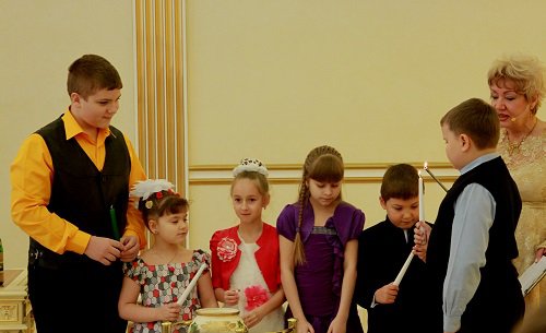 30 января 2014 года во Дворце торжеств, отпраздновали свой изумрудный юбилей, супруги Копаневы Виктор Павлович и Мина Викторовна.