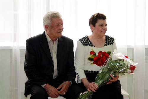 3 июня во Дворце торжеств праздновали свой золотой юбилей, супруги Араповы Александр Михайлович и Мария Георгиевна! 3 июня во Дворце торжеств праздновали свой золотой юбилей, супруги Араповы Александр Михайлович и Мария Георгиевна!