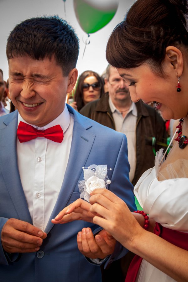 В день 420-тилетия нашего города 12 июня 2014 года, на площади Дворца торжеств состоялась массовая регистрация браков! В день 420-тилетия нашего города 12 июня 2014 года, на площади Дворца торжеств состоялась массовая регистрация браков!