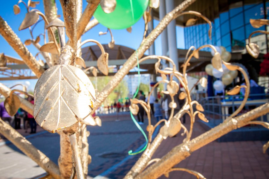 В день 420-тилетия нашего города 12 июня 2014 года, на площади Дворца торжеств состоялась массовая регистрация браков! В день 420-тилетия нашего города 12 июня 2014 года, на площади Дворца торжеств состоялась массовая регистрация браков!