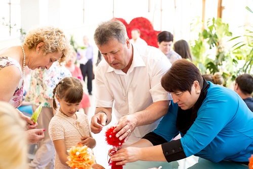 В Рамках всероссийского торжества, посвященного памяти святых Петра и Февроньи,во Дворце торжеств состоялась встреча нескольких поколений сургутян!