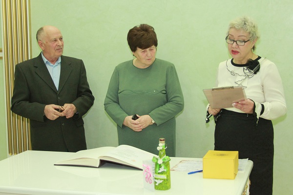 27 декабря во Дворце торжеств праздновали свой изумрудный юбилей супруги Муравьевы, Евгений Михайлович и Галина Дмитриевна.