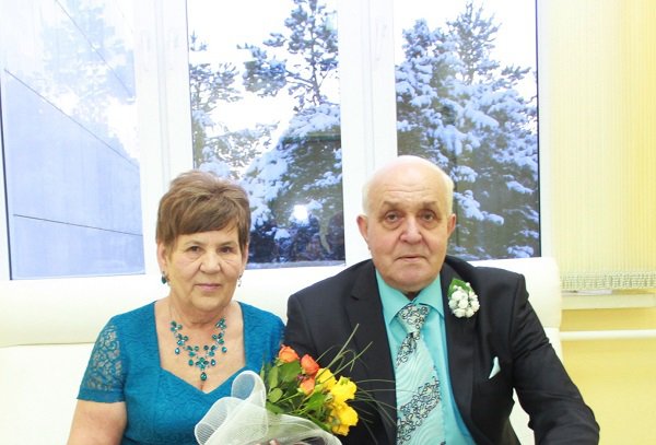 27 декабря во Дворце торжеств отметили свой золотой юбилей супруги Депешко, Константин Георгиевич и Нина Федоровна