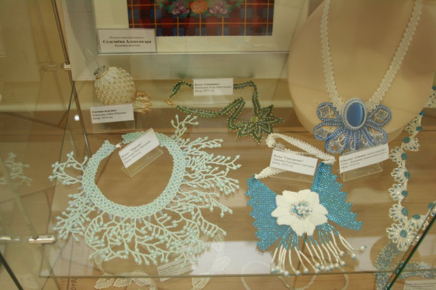 С 20 декабря 2014 года по 17 января 2015 года во Дворце торжеств прошла городская  выставка     " Рождественская сказка"