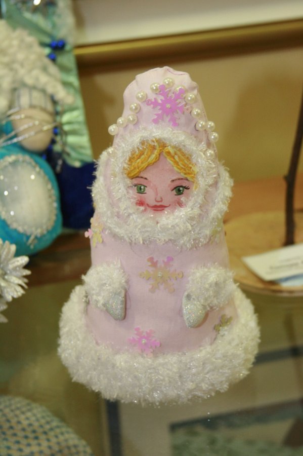 С 20 декабря 2014 года по 17 января 2015 года во Дворце торжеств прошла городская  выставка     " Рождественская сказка"