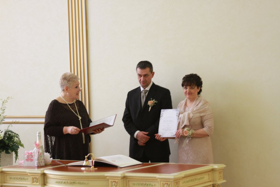 26  января во Дворце торжеств  свой серебряный юбилей отметили супруги Асадовы, Вадим Вячеславович и Лина Владимировна.