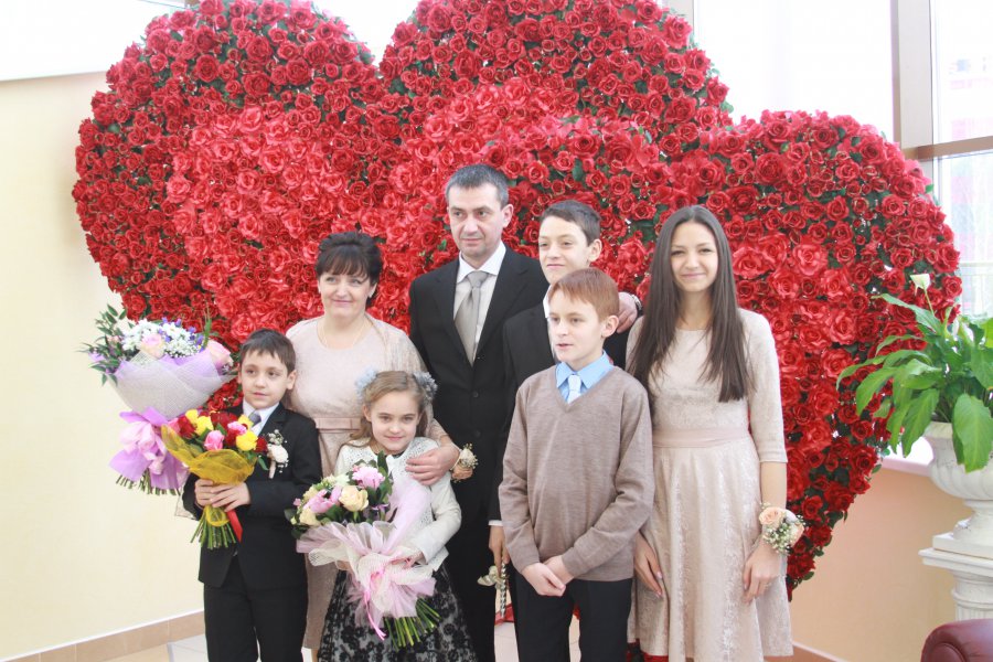 26  января во Дворце торжеств  свой серебряный юбилей отметили супруги Асадовы, Вадим Вячеславович и Лина Владимировна.