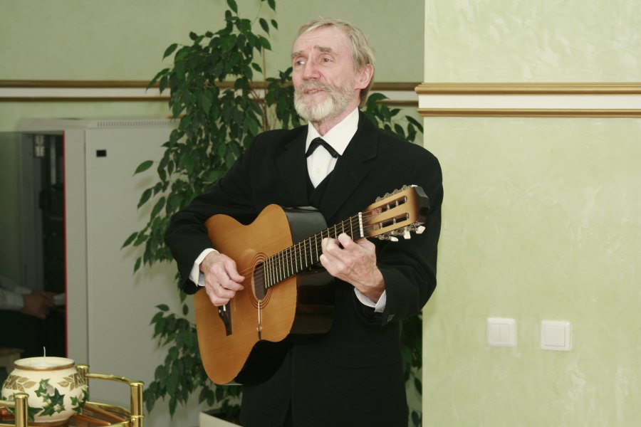 23 апреля 2015 года отпраздновали свой золотой юбилей во Дворце торжеств супруги Петренко, Виктор Ильич и Людмила Федоровна