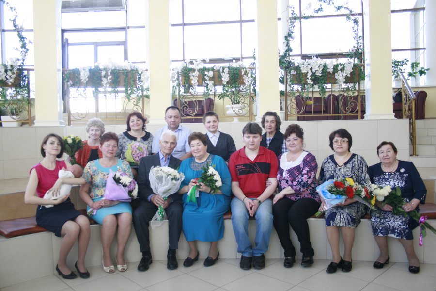 5 мая 2015 года во Дворце торжеств отпраздновали свой изумрудный юбилей супруги Волковы, Алексей Андреевич Тамара Романовна