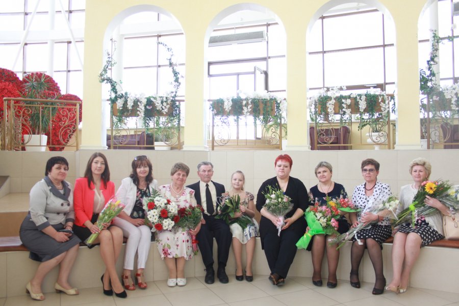 16 мая 2015 года во дворце торжеств отпраздновали свой бриллиантовый юбилей супруги Погадаевы,  Александр Иванович и Валентина Семеновна