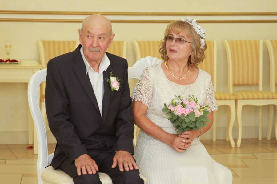 16 июля 2015 года отметили золотой юбилей супруги Гиниятуллины, Рафаил Сагидуллинович и Галина Бадыковна