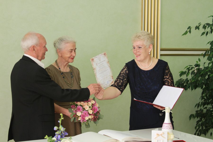 31 июля 2015 года во Дворце торжеств отпраздновали свой бриллиантовый юбилей  семья  Шибановых, Владимир Иванович и  Галина Георгиевна