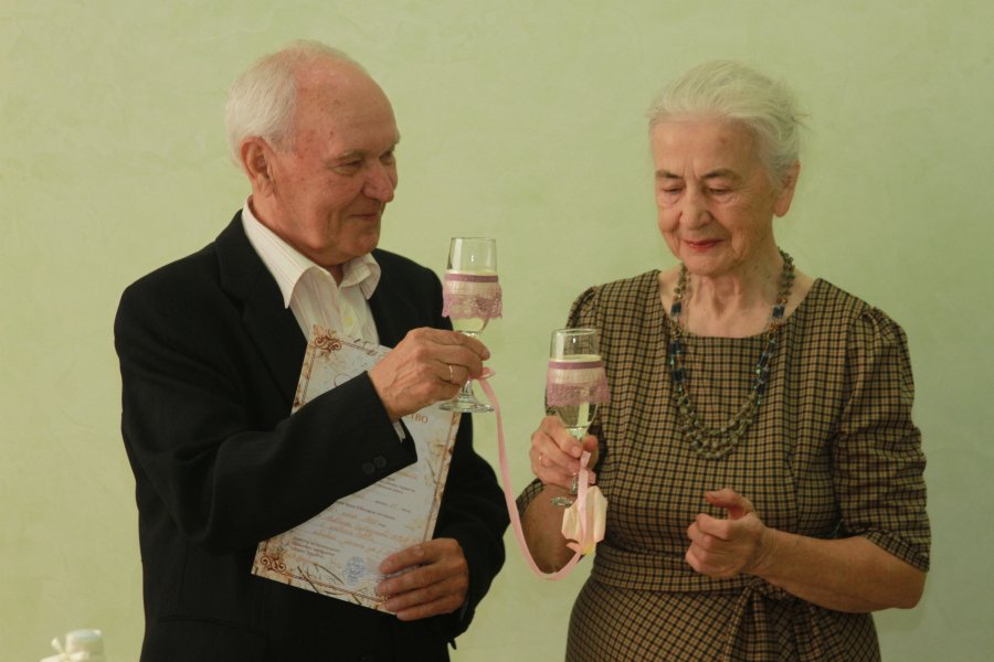 31 июля 2015 года во Дворце торжеств отпраздновали свой бриллиантовый юбилей  семья  Шибановых, Владимир Иванович и  Галина Георгиевна