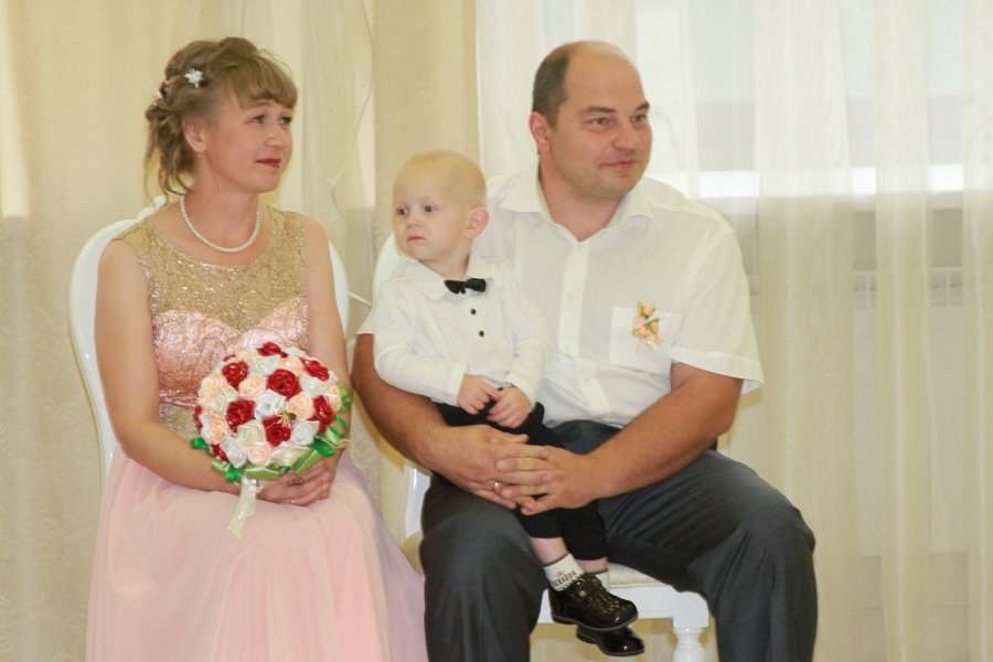 18 августа 2015 года во Дворце торжеств отметили свой фарфоровый юбилей семья Конышевых