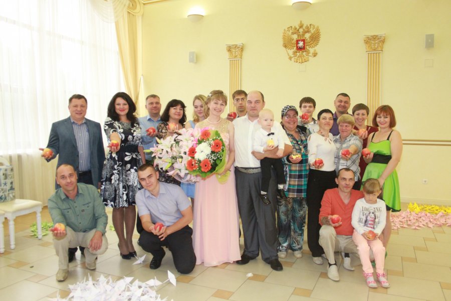 18 августа 2015 года во Дворце торжеств отметили свой фарфоровый юбилей семья Конышевых