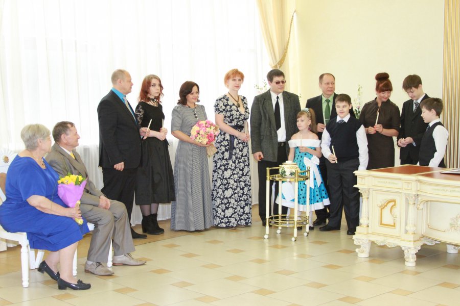 19 августа 2015 года во Дворце торжеств отметили свой золотой юбилей супруги  Киселевы, Виктор Тимофеевич и  Людмила Павловна.