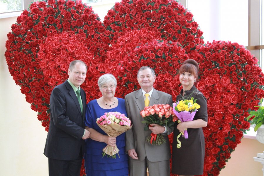 19 августа 2015 года во Дворце торжеств отметили свой золотой юбилей супруги  Киселевы, Виктор Тимофеевич и  Людмила Павловна.